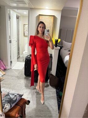 Red One-Shoulder Midi Dress with Draped Sleeve